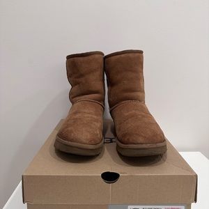 Ugg classic short II